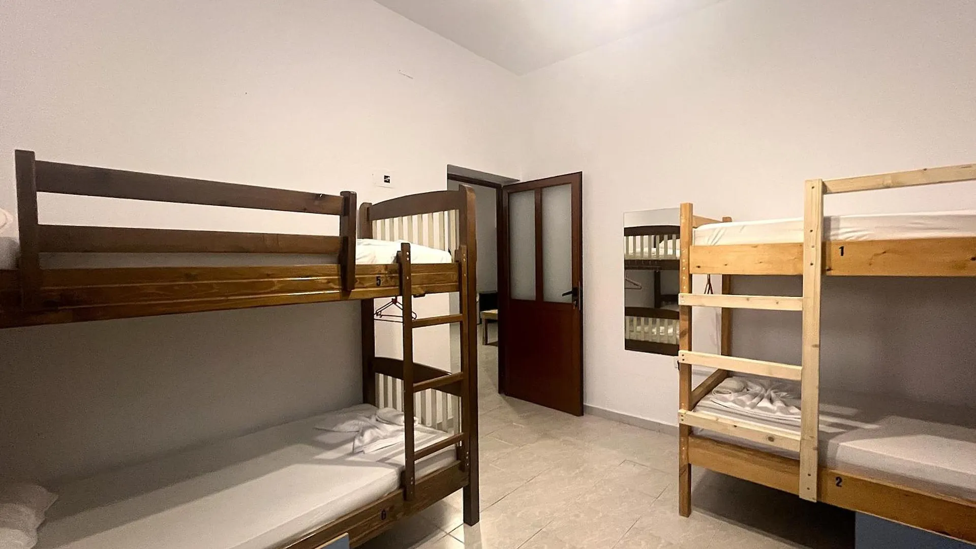 Old Beach Vlora Hostel