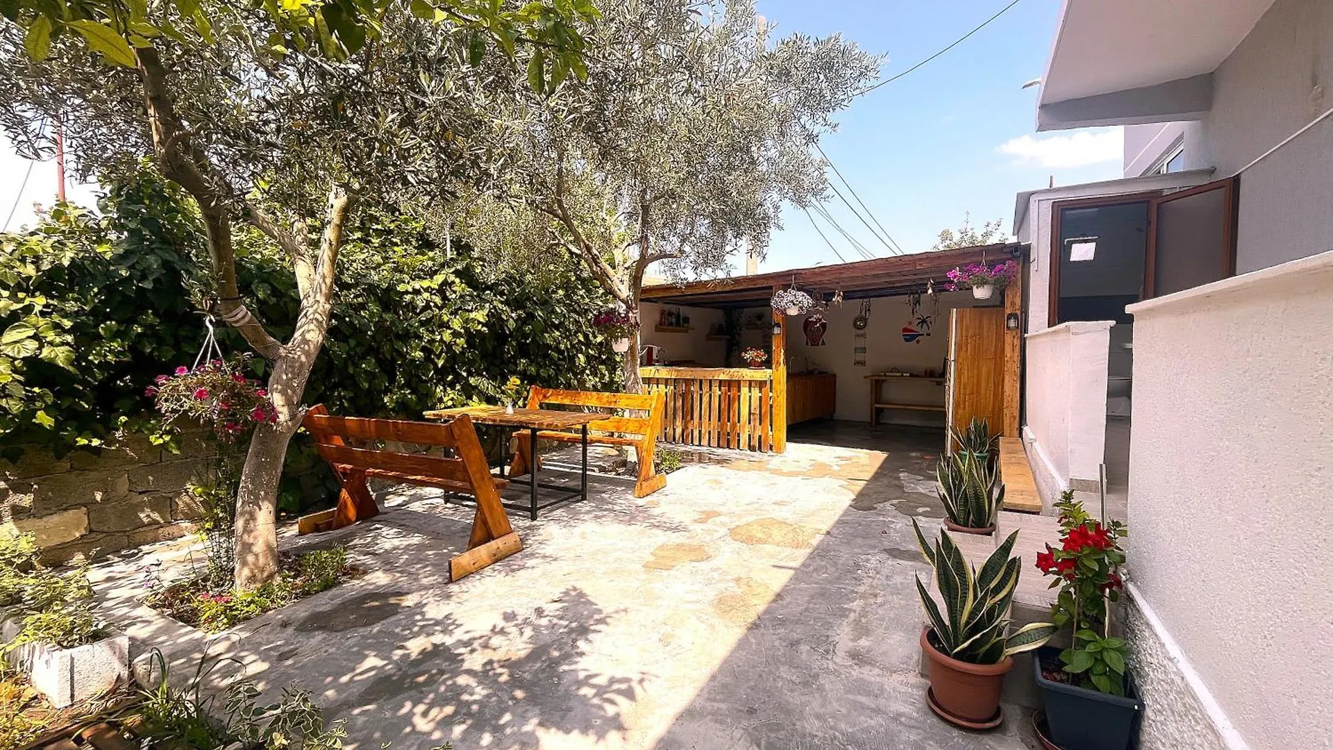 Old Beach Vlora Hostel