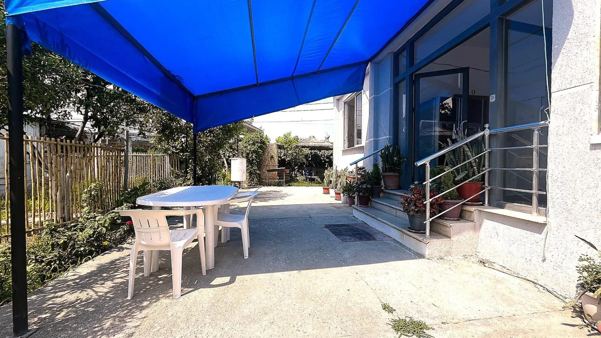 Old Beach Vlora Hostel