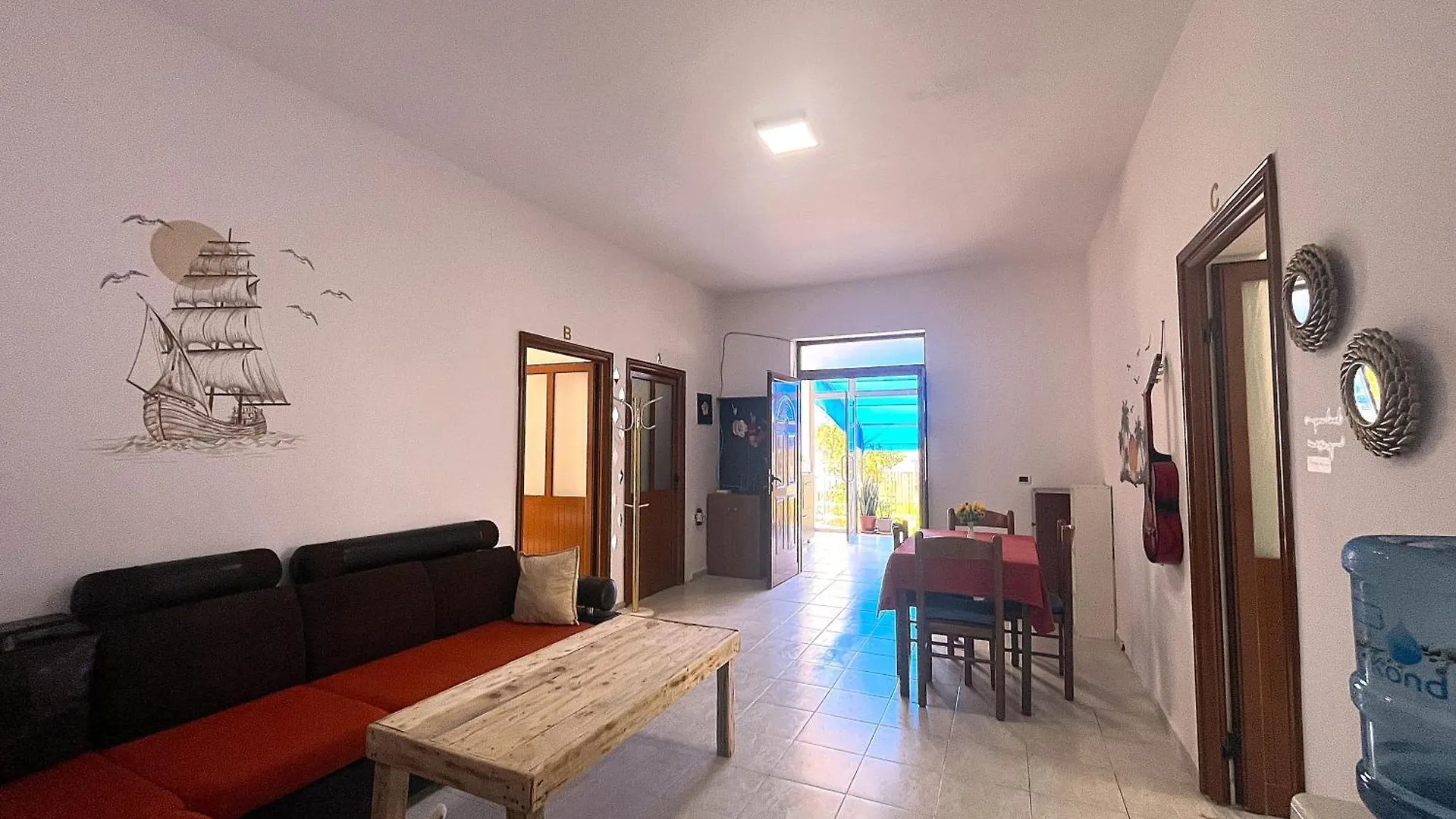 Old Beach Vlora Hostel