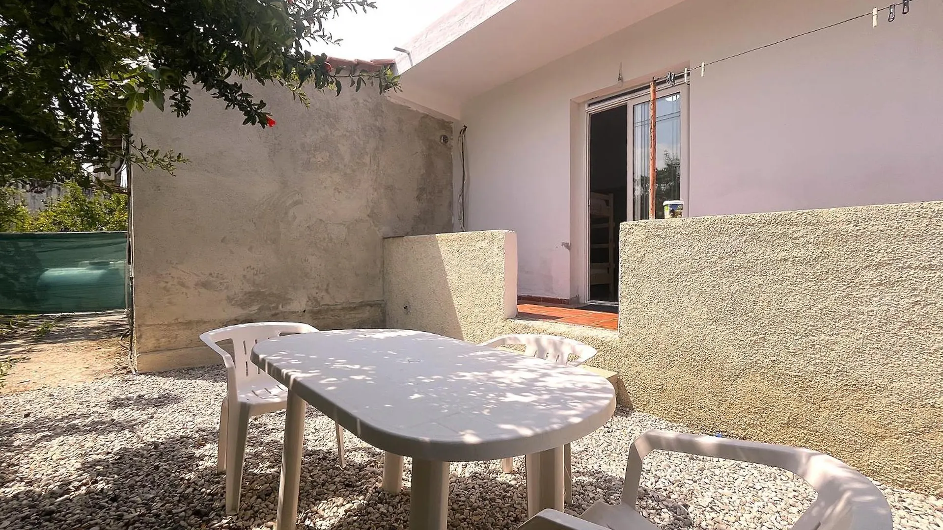 Old Beach Vlora Hostel