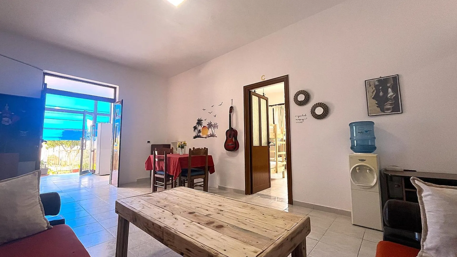 Old Beach Vlora Hostel
